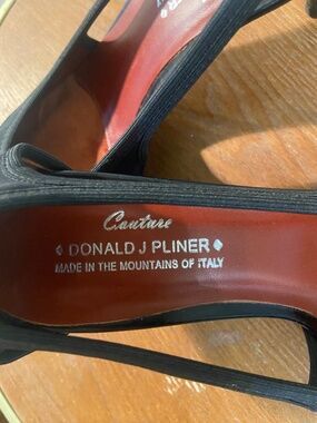 Donald Pliner stretch comfort  kitten heels